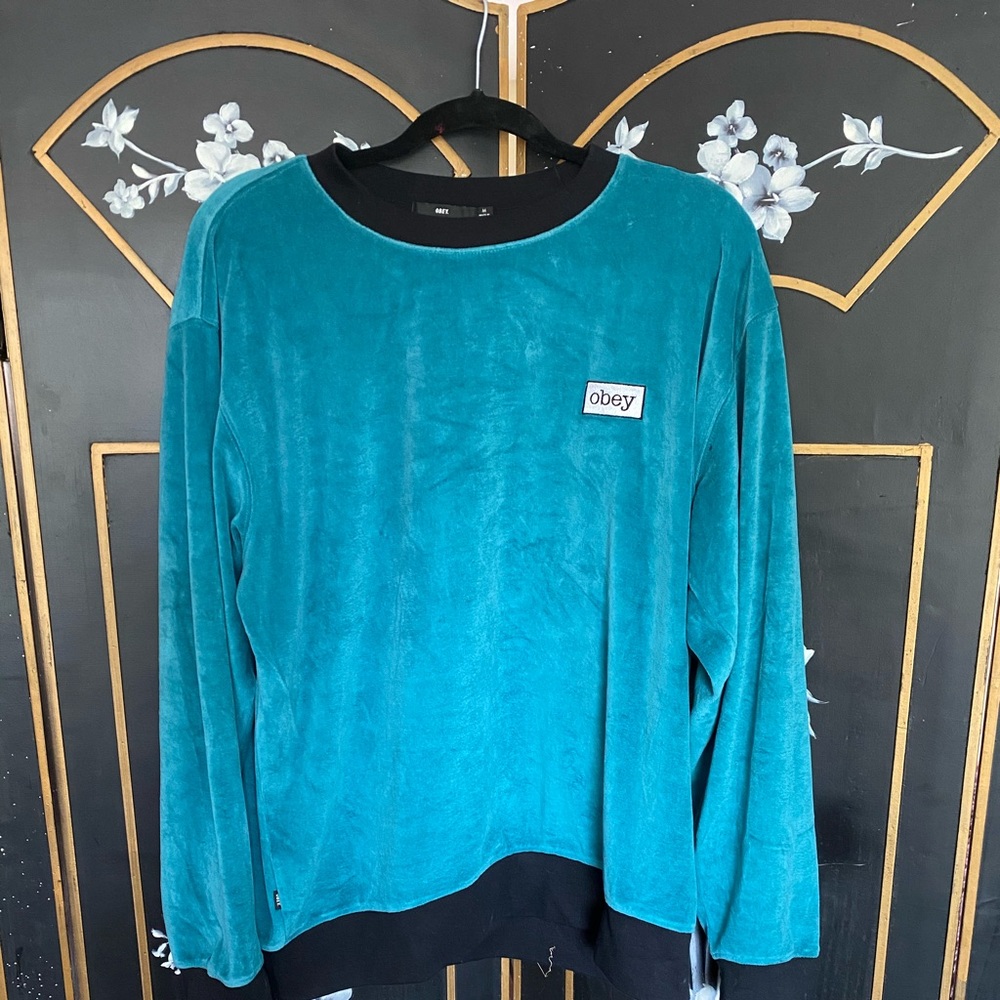 OBEY vintage valor sweatshirt